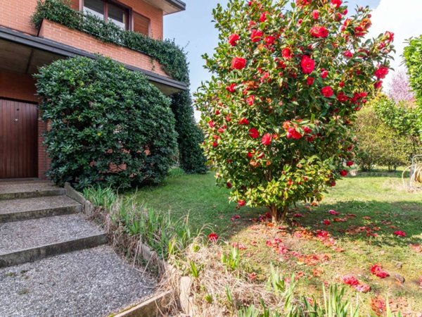 casa indipendente in vendita a Tradate