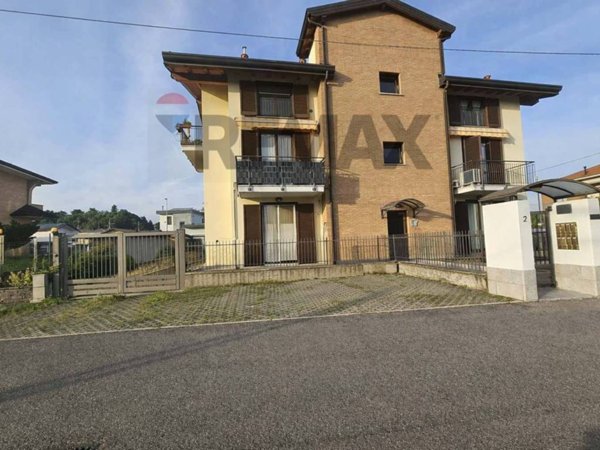 appartamento in vendita a Tradate in zona Abbiate Guazzone
