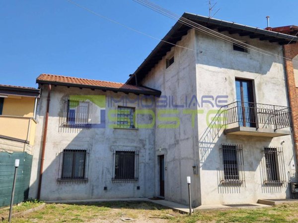 casa indipendente in vendita a Tradate in zona Ceppine