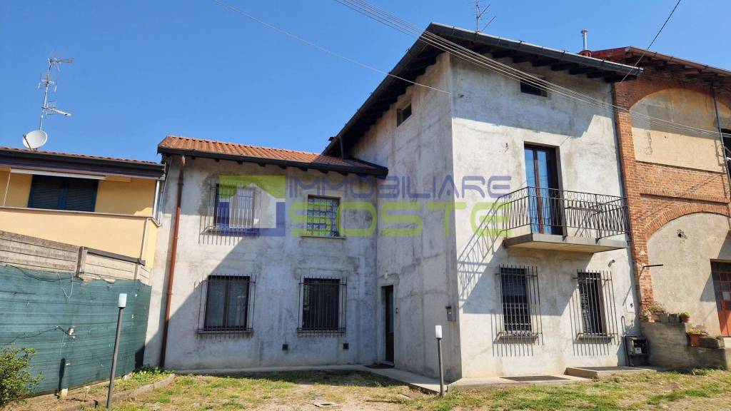 casa indipendente in vendita a Tradate in zona Ceppine