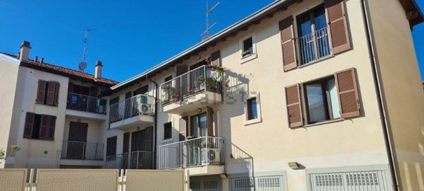 appartamento in vendita a Tradate in zona Abbiate Guazzone