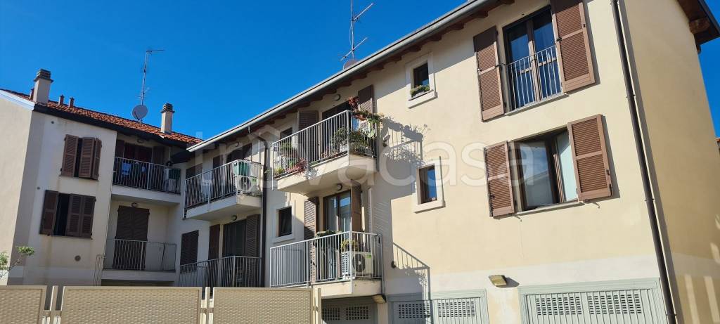 appartamento in vendita a Tradate in zona Abbiate Guazzone