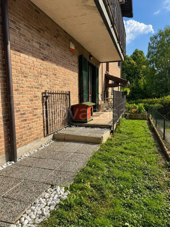 appartamento in vendita a Tradate in zona Abbiate Guazzone