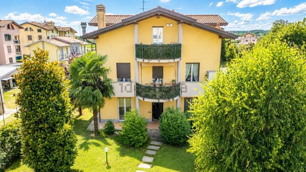 appartamento in vendita a Tradate in zona Ceppine
