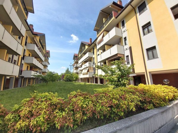 appartamento in vendita a Tradate in zona Abbiate Guazzone