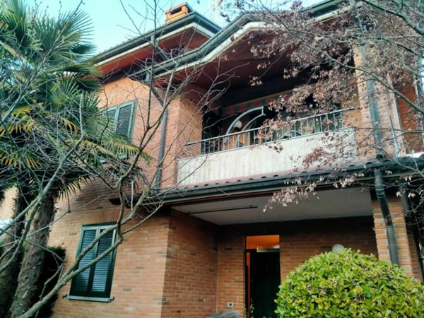 casa indipendente in vendita a Tradate
