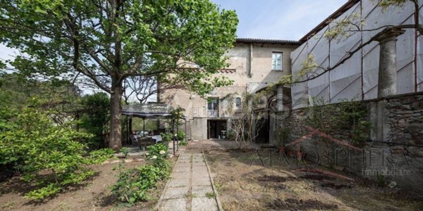 casa indipendente in vendita a Tradate