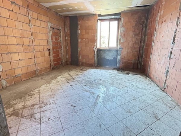 casa indipendente in vendita a Tradate