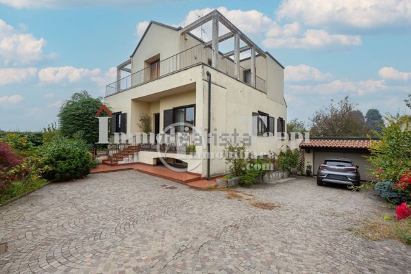 casa indipendente in vendita a Tradate in zona Ceppine