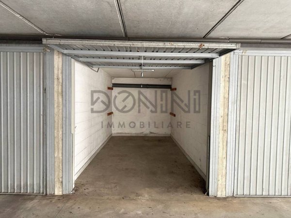 box auto in vendita a Tradate in zona Ceppine