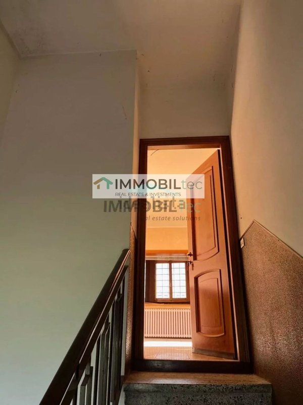 appartamento in vendita a Tradate in zona Ceppine