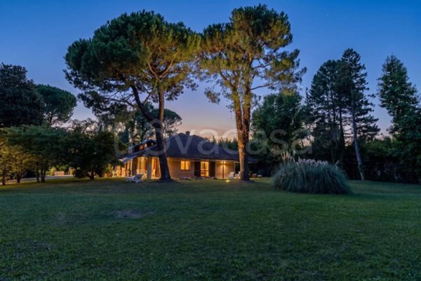casa indipendente in vendita a Tradate