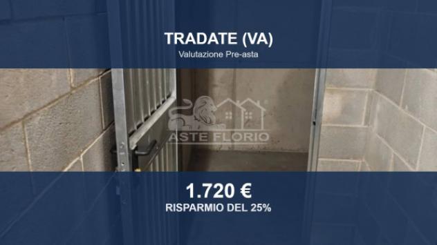 locale commerciale in vendita a Tradate
