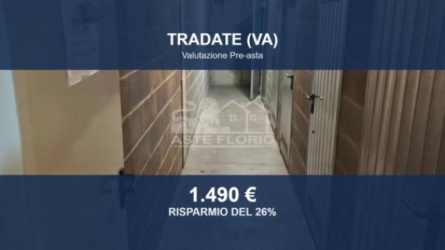 locale commerciale in vendita a Tradate