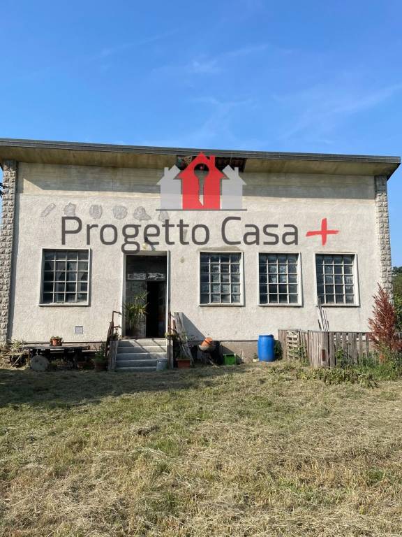 casa indipendente in vendita a Tradate in zona Abbiate Guazzone