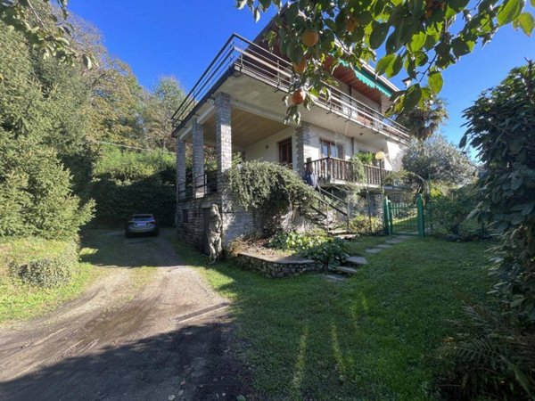 casa indipendente in vendita a Travedona-Monate