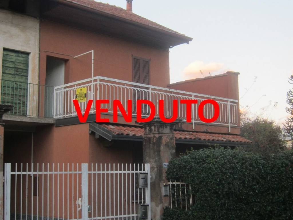 casa indipendente in vendita a Travedona-Monate