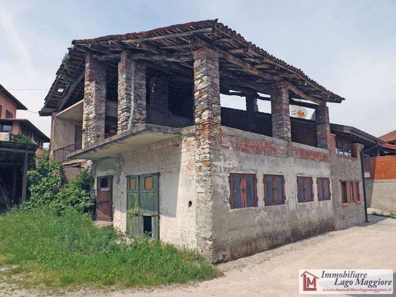 casa indipendente in vendita a Travedona-Monate