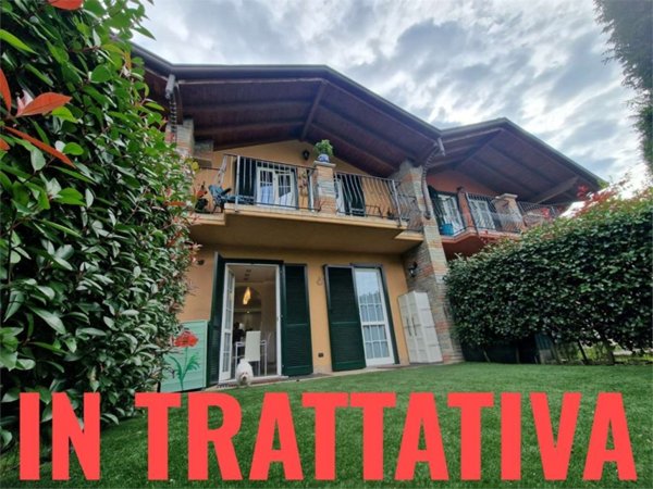 casa indipendente in vendita a Travedona-Monate