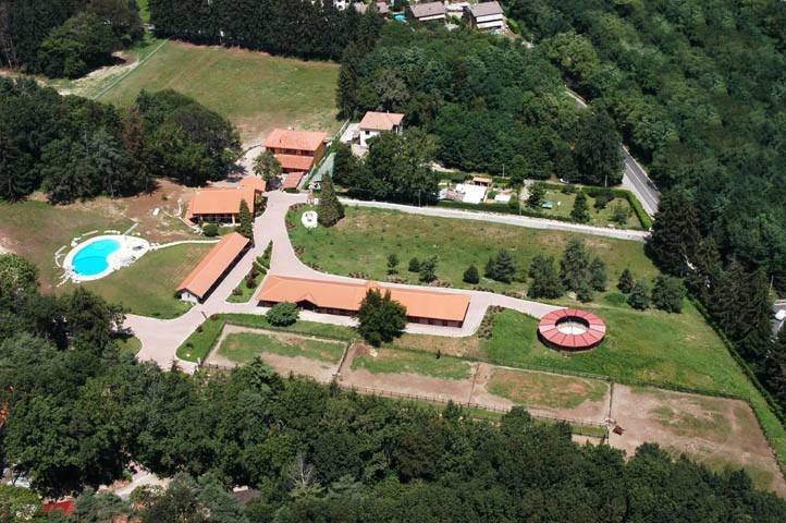 casa indipendente in vendita a Travedona-Monate