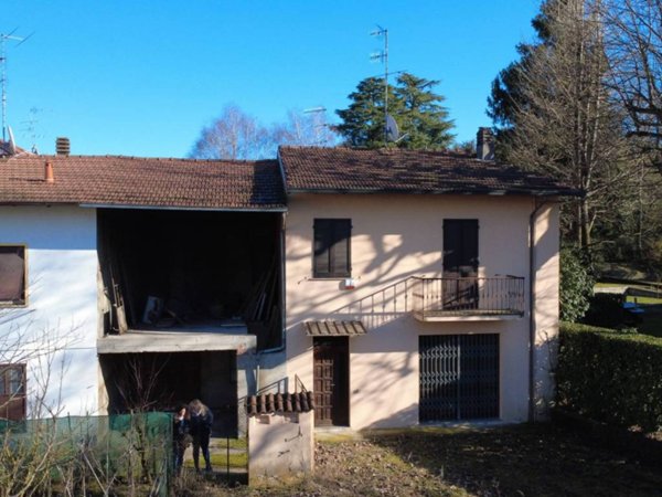 casa indipendente in vendita a Travedona-Monate