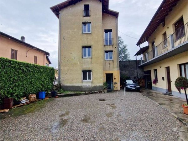 casa indipendente in vendita a Travedona-Monate