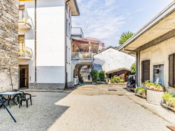 appartamento in vendita a Travedona-Monate