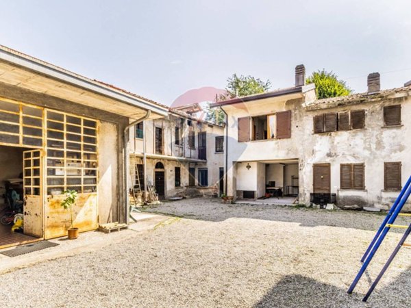 casa indipendente in vendita a Travedona-Monate