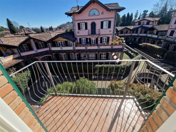 appartamento in vendita a Travedona-Monate