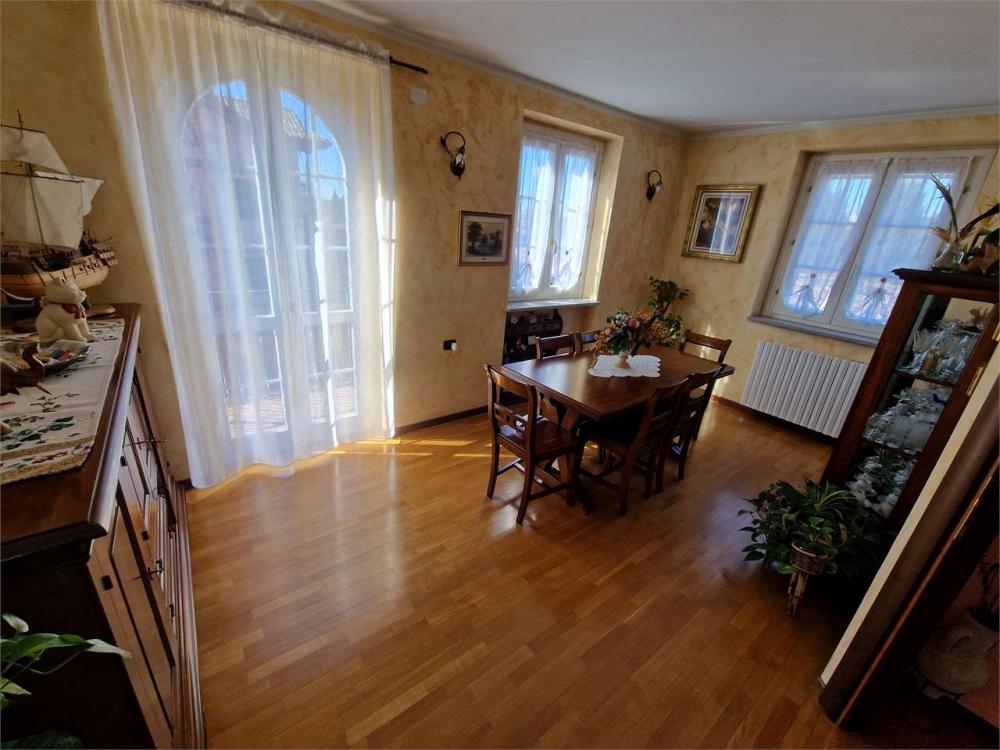 appartamento in vendita a Travedona-Monate