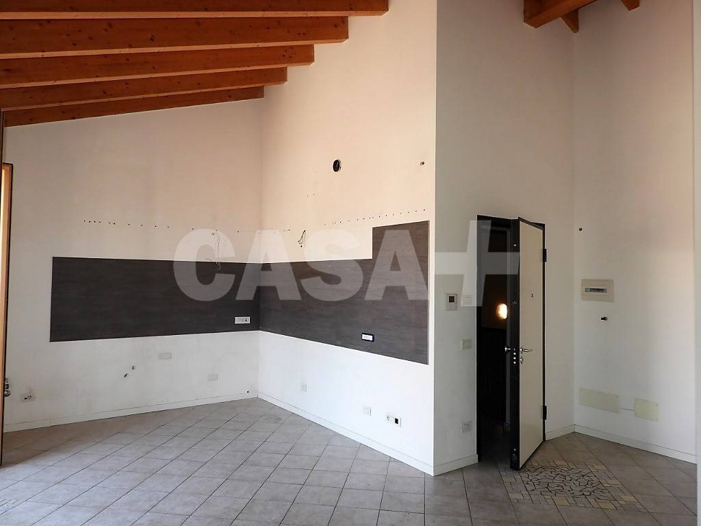 appartamento in vendita a Travedona-Monate