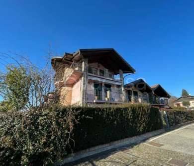 appartamento in vendita a Travedona-Monate