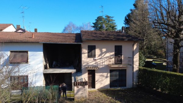 casa indipendente in vendita a Travedona-Monate