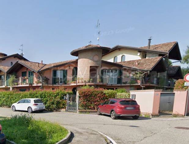casa indipendente in vendita a Travedona-Monate