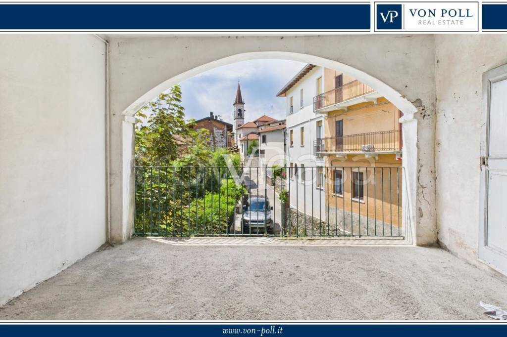 casa indipendente in vendita a Travedona-Monate