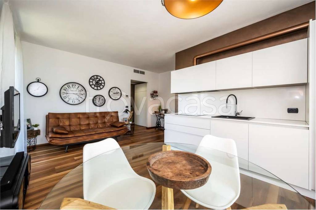 appartamento in vendita a Travedona-Monate