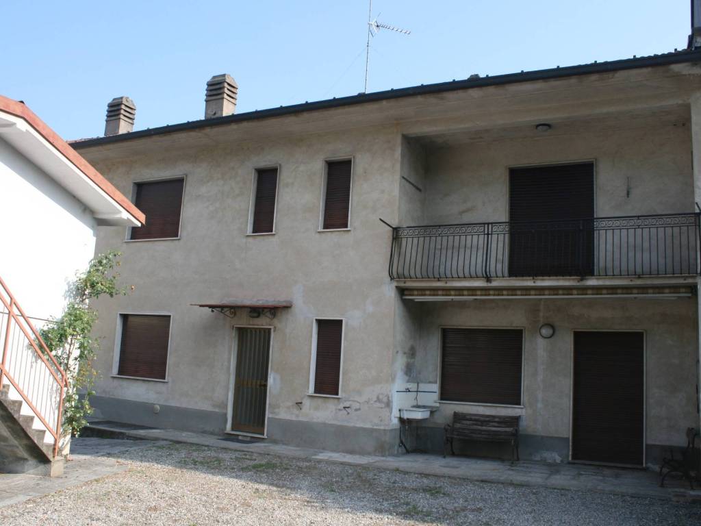 appartamento in vendita a Travedona-Monate