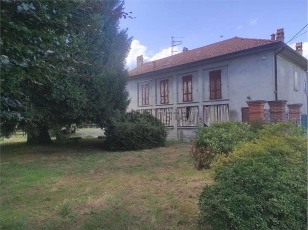 casa indipendente in vendita a Travedona-Monate