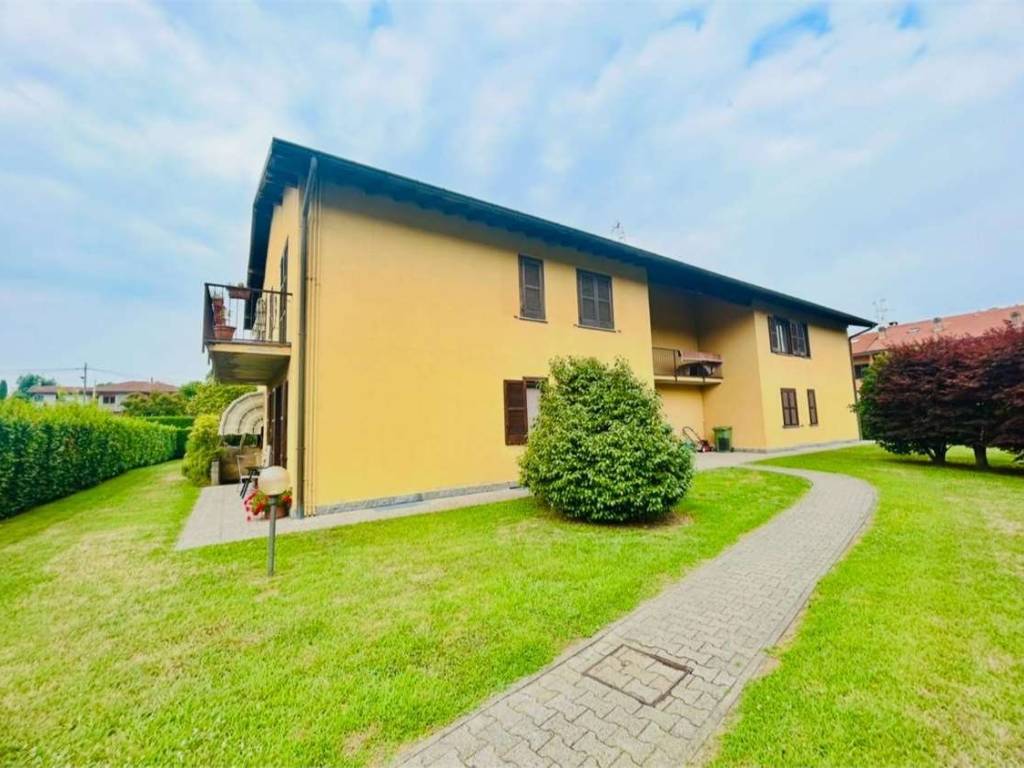 appartamento in vendita a Travedona-Monate