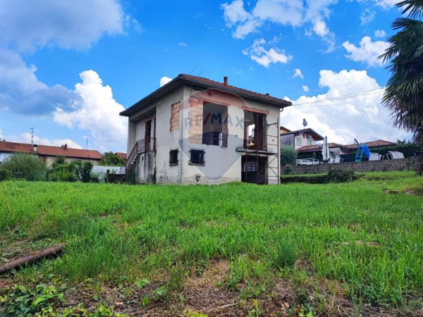 casa indipendente in vendita a Travedona-Monate