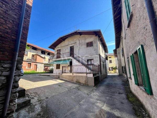 appartamento in vendita a Travedona-Monate
