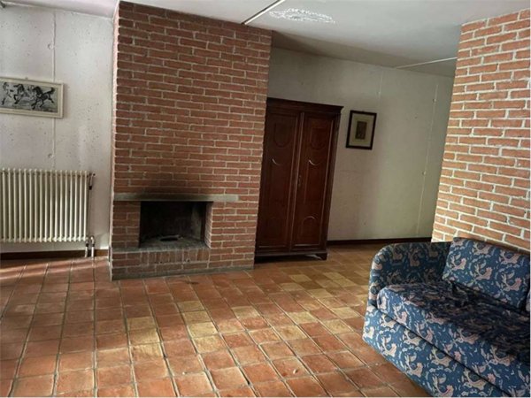 appartamento in vendita a Travedona-Monate in zona Chiosetto