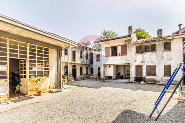 appartamento in vendita a Travedona-Monate