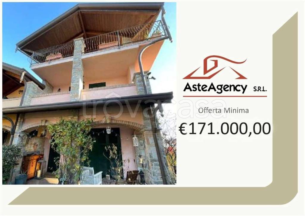 casa indipendente in vendita a Travedona-Monate