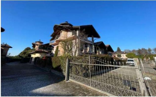 casa indipendente in vendita a Travedona-Monate