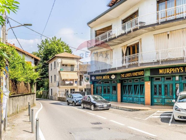 intera palazzina in vendita a Travedona-Monate