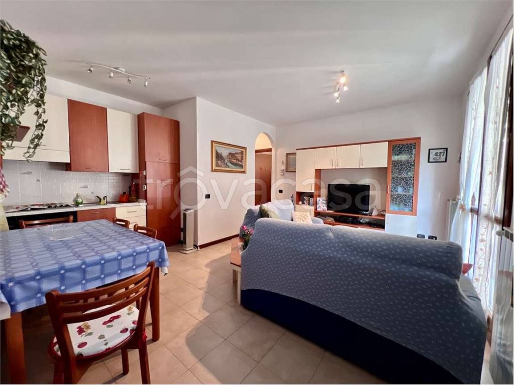 appartamento in vendita a Travedona-Monate