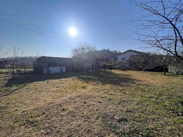 casa indipendente in vendita a Travedona-Monate