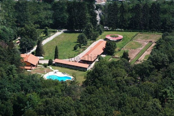 casa indipendente in vendita a Travedona-Monate