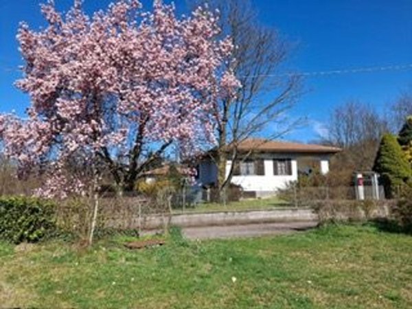 casa indipendente in vendita a Travedona-Monate